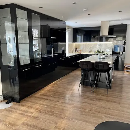 Luxury House With Mini Villa Asker
